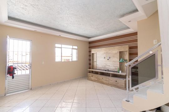 Casa à venda com 3 quartos, 125m² em Jardim Verônia, São Paulo