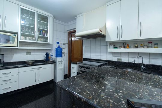 Cozinha de casa à venda com 4 quartos, 150m² em Vila Dom Pedro I, São Paulo