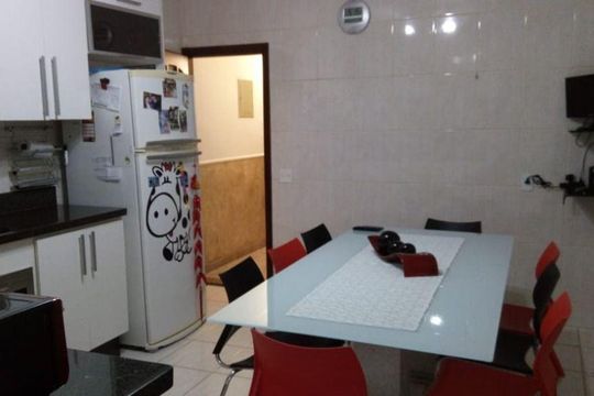 Casa à venda com 3 quartos, 204m² em Vila Assunção, Santo André