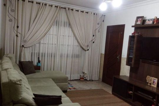 Casa à venda com 3 quartos, 204m² em Vila Assunção, Santo André