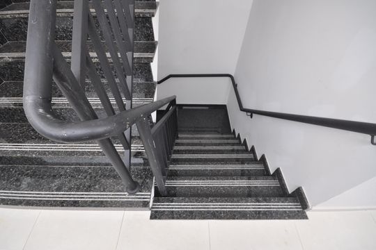 Escada de acesso de kitnet/studio à venda com 2 quartos, 37m² em Vila Guilherme, São Paulo