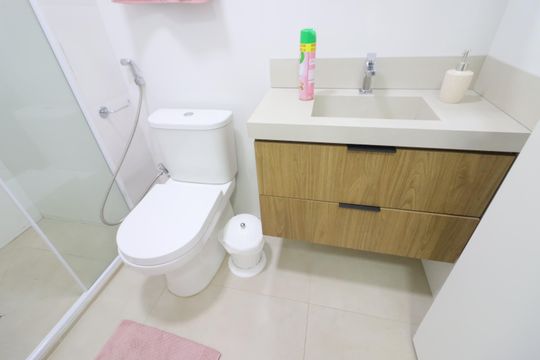 Banheiro de apartamento à venda com 2 quartos, 48m² em Padroeira, Osasco