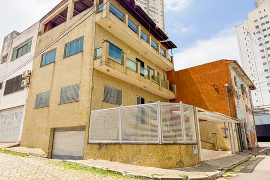 Fachada de casa para alugar com 7 quartos, 350m² em Cursino, São Paulo