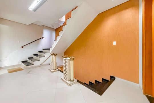 Corredor 2 de casa para alugar com 7 quartos, 350m² em Cursino, São Paulo