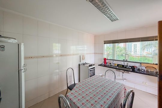 Cozinha de casa para alugar com 7 quartos, 350m² em Cursino, São Paulo