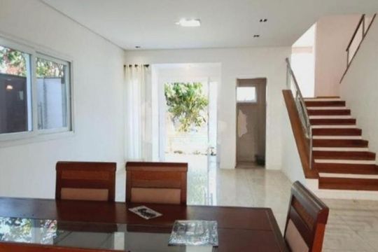 Casa à venda com 3 quartos, 285m² em Swiss Park, Campinas