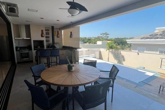 Casa à venda com 4 quartos, 315m² em Swiss Park, Campinas