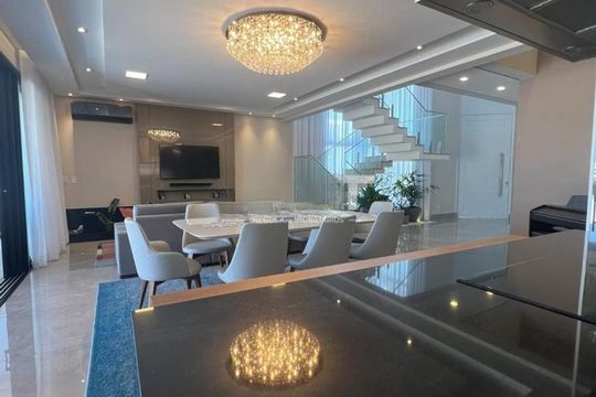 Casa à venda com 4 quartos, 315m² em Swiss Park, Campinas