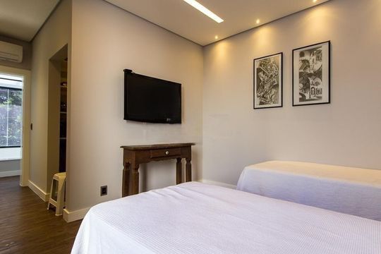 Casa à venda com 4 quartos, 411m² em Swiss Park, Campinas