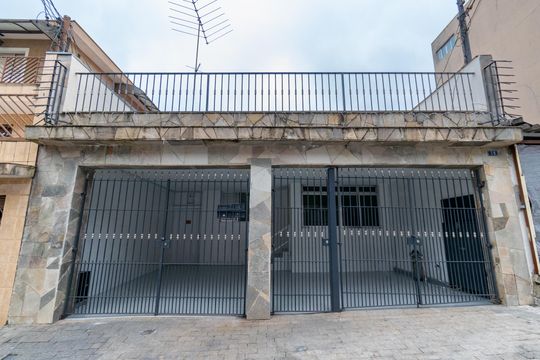 Fachada de casa à venda com 2 quartos, 140m² em Vila Guarani (zona Sul), São Paulo