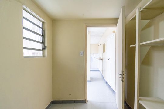 Quarto de Serviço de casa à venda com 2 quartos, 140m² em Vila Guarani (zona Sul), São Paulo