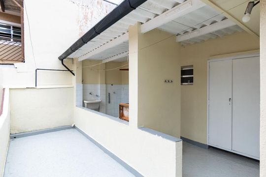 Quintal de casa à venda com 2 quartos, 140m² em Vila Guarani (zona Sul), São Paulo