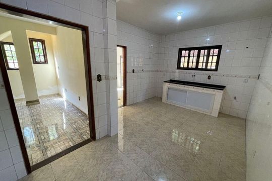 Casa à venda com 4 quartos, 160m² em Itaipu, Niterói