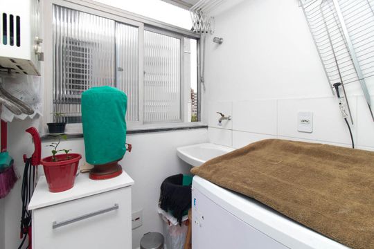 Cozinha e Área de Serviço de apartamento à venda com 3 quartos, 70m² em Cavalhada, Porto Alegre