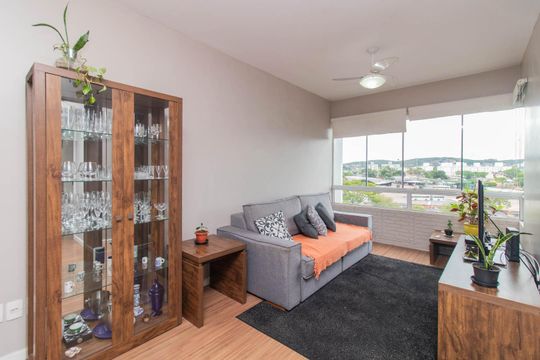 Sala de apartamento à venda com 3 quartos, 70m² em Cavalhada, Porto Alegre