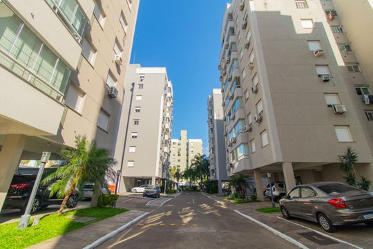 Área comum de apartamento à venda com 3 quartos, 70m² em Cavalhada, Porto Alegre