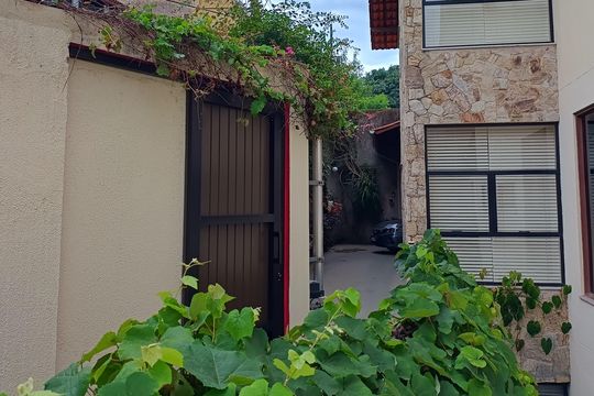 Casa à venda com 5 quartos, 590m² em São Francisco, Niterói