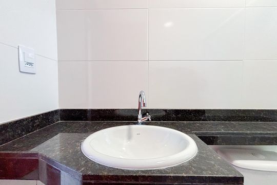 Banheiro Social de apartamento para alugar com 2 quartos, 100m² em Jardim Maringa, São Paulo