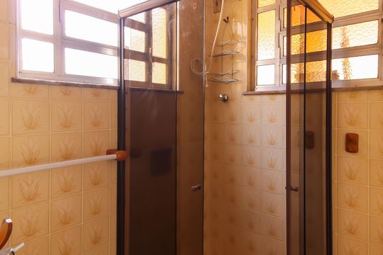 Banheiro da Suíte 1 de casa de condomínio à venda com 3 quartos, 130m² em Brás, São Paulo