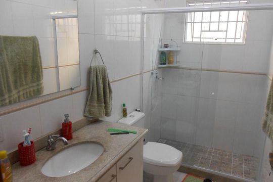 Casa à venda com 3 quartos, 163m² em Piratininga, Niterói