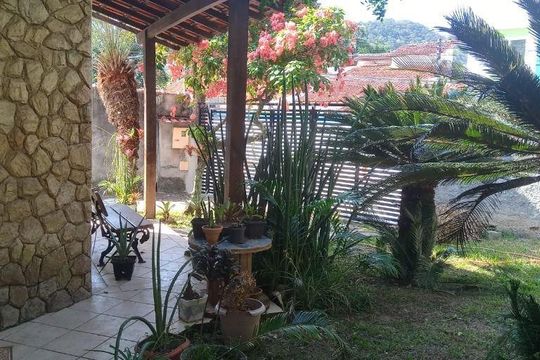 Casa à venda com 4 quartos, 257m² em Itaipu, Niterói