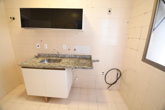 Cozinha de apartamento à venda com 1 quarto, 45m² em Centro, Campinas