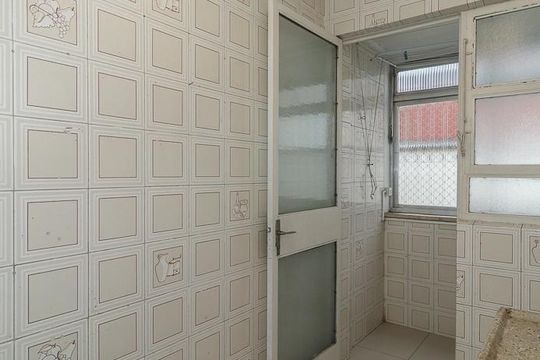 Cozinha de apartamento à venda com 1 quarto, 40m² em Petrópolis, Porto Alegre