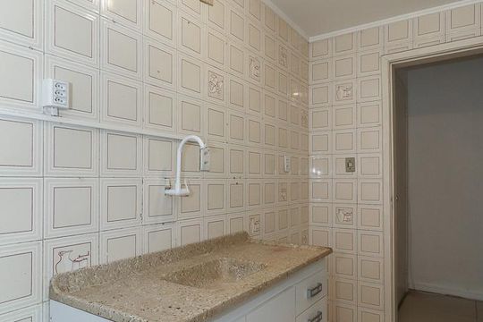 Cozinha de apartamento à venda com 1 quarto, 40m² em Petrópolis, Porto Alegre