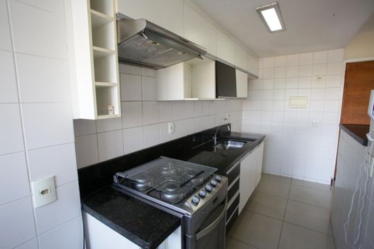 Cozinha de apartamento à venda com 2 quartos, 70m² em Taquara, Rio de Janeiro