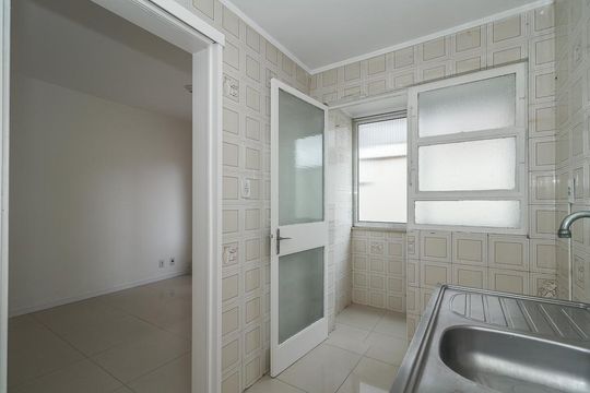 Cozinha de apartamento à venda com 1 quarto, 40m² em Petrópolis, Porto Alegre
