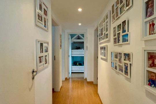 Corredor de apartamento à venda com 3 quartos, 94m² em Pompeia, São Paulo
