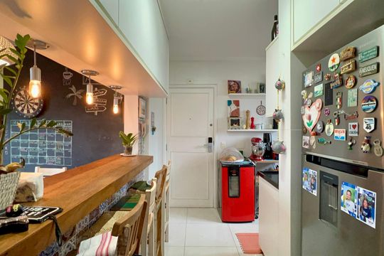 Cozinha de apartamento à venda com 3 quartos, 94m² em Pompeia, São Paulo