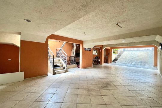 Garagem de casa à venda com 3 quartos, 128m² em Jardim Jabaquara, São Paulo