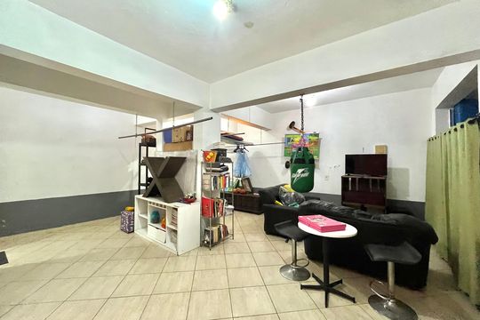 Porão  de casa à venda com 3 quartos, 128m² em Jardim Jabaquara, São Paulo