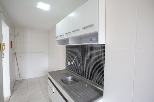 Cozinha de apartamento para alugar com 2 quartos, 60m² em Pechincha, Rio de Janeiro