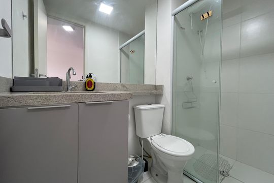 Banheiro de apartamento para alugar com 1 quarto, 30m² em Butantã, São Paulo