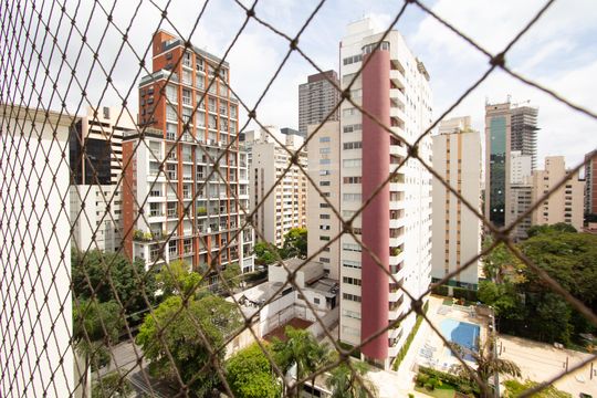 Vista de apartamento à venda com 4 quartos, 226m² em Itaim Bibi, São Paulo