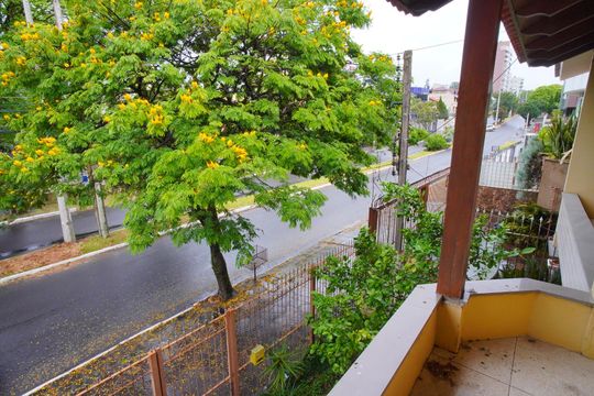 Vista da Suíte 1 de casa para alugar com 6 quartos, 475m² em Jardim Itu, Porto Alegre
