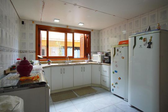 Cozinha de casa para alugar com 6 quartos, 475m² em Jardim Itu, Porto Alegre