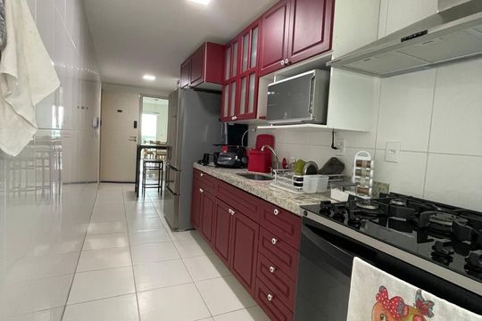Cozinha de apartamento à venda com 4 quartos, 155m² em Barra da Tijuca, Rio de Janeiro