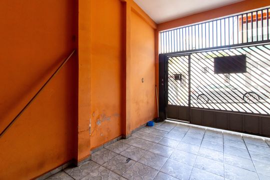 Garagem de casa à venda com 2 quartos, 98m² em Jardim São Paulo, Guarulhos