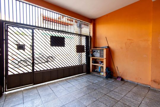 Garagem de casa à venda com 2 quartos, 98m² em Jardim São Paulo, Guarulhos