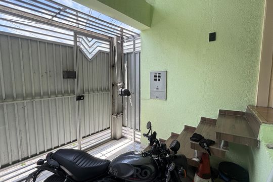 Garagem de casa à venda com 3 quartos, 102m² em Jardim Cristiane, Santo André