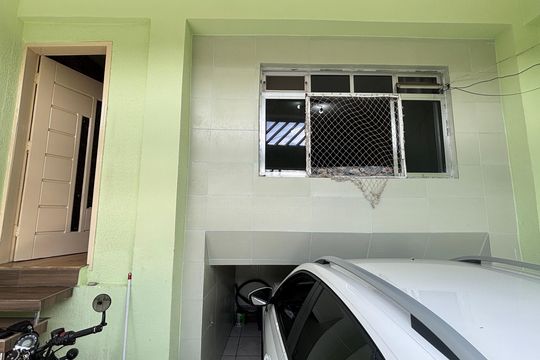 Garagem de casa à venda com 3 quartos, 102m² em Jardim Cristiane, Santo André