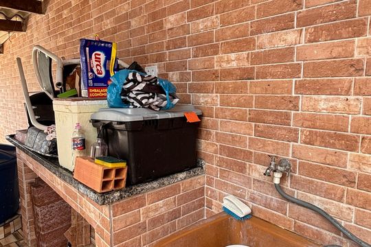 Área de Serviço de casa à venda com 3 quartos, 102m² em Jardim Cristiane, Santo André