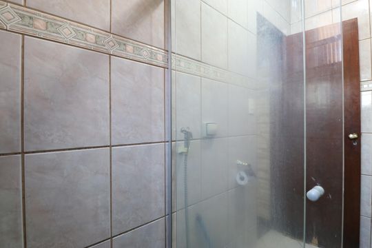 Banheiro da Suíte 3 de casa à venda com 6 quartos, 300m² em Perdizes, São Paulo
