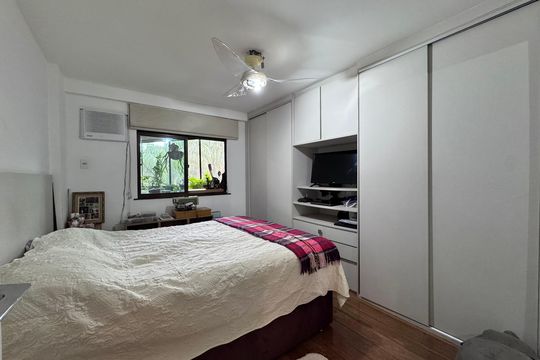 Suíte de apartamento à venda com 3 quartos, 130m² em Recreio dos Bandeirantes, Rio de Janeiro