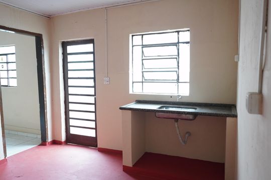 Cozinha de casa à venda com 2 quartos, 70m² em Vila Invernada, São Paulo