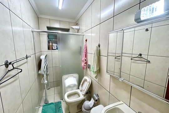 Banheiro 2 de casa à venda com 5 quartos, 292m² em Jardim Rosa de Franca, Guarulhos