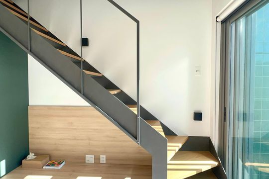 Escada de kitnet/studio à venda com 1 quarto, 40m² em Sumarezinho, São Paulo